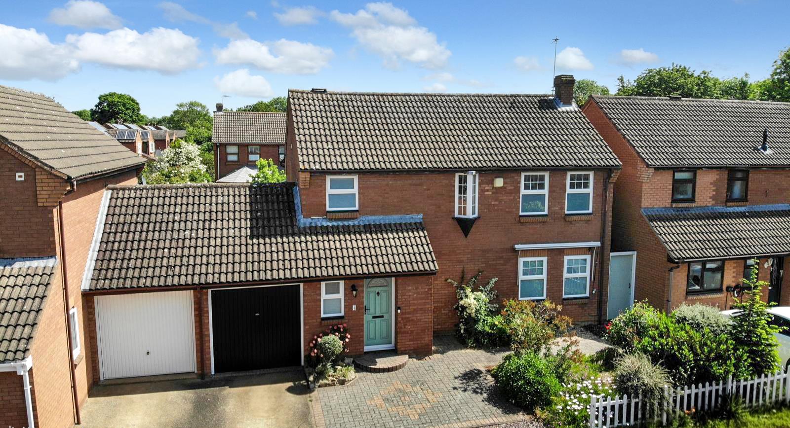 4 bed property in Stokenchurch Place, Milton Keynes